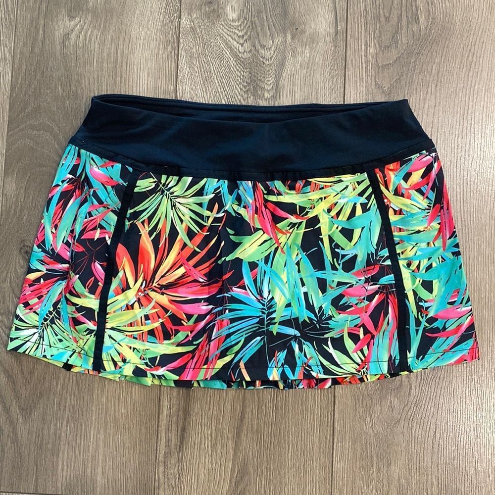 Fabletics 12” Lorraine Mid-Rise Tropical Pleated Active Tennis Skirt Size Small
